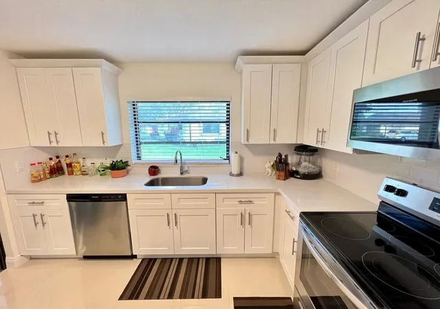 4th image of 10151 Eaglewood Ter, Boynton Beach, FL 33436