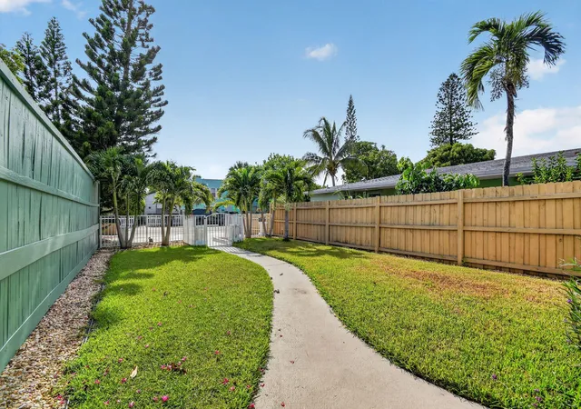 3rd image of 508 N K St #1, ,, FL 33460 | MLS# B26043597