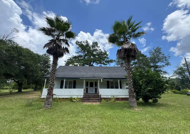 1st image of FL | 1900 Olive Ln,FL 32425 | MLS# B26043686