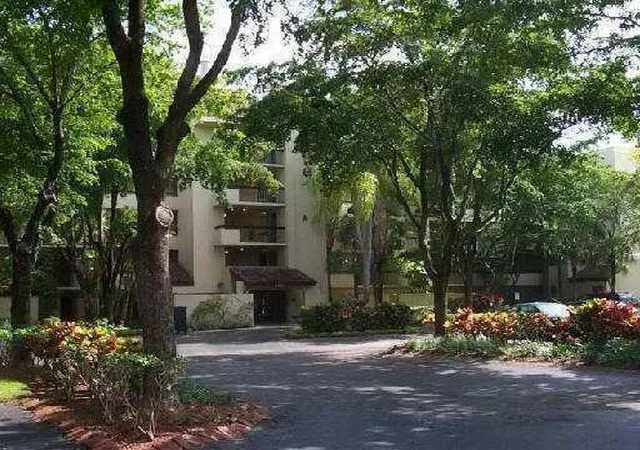 Homes for sale in Delray Beach, FL | 825 Egret Cir #206, Delray Beach, FL 33444 | MLS# B26043715