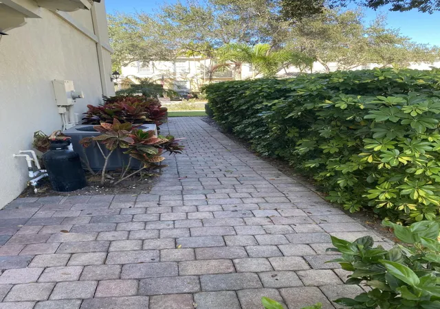 Homes for sale in Palm Beach Gardens, FL | 477 Capistrano Dr, Palm Beach Gardens, FL 33410 | MLS# B26043744