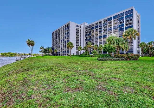 Homes for sale in North Palm Beach, FL | 356 Golfview Rd #403, North Palm Beach, FL 33408 | MLS# B26043753
