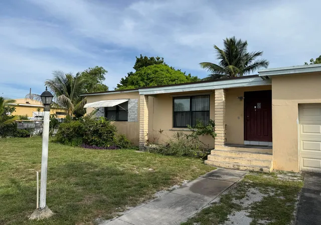 2nd image of 770 Nw 148th Ter, Miami, FL 33168 | MLS# B26043777