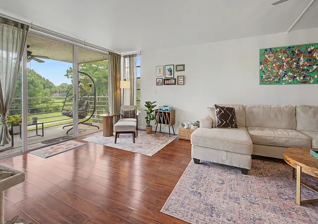 Homes for sale in Pompano Beach, FL | 3930 Oaks Clubhouse Dr, Pompano Beach, FL 33069