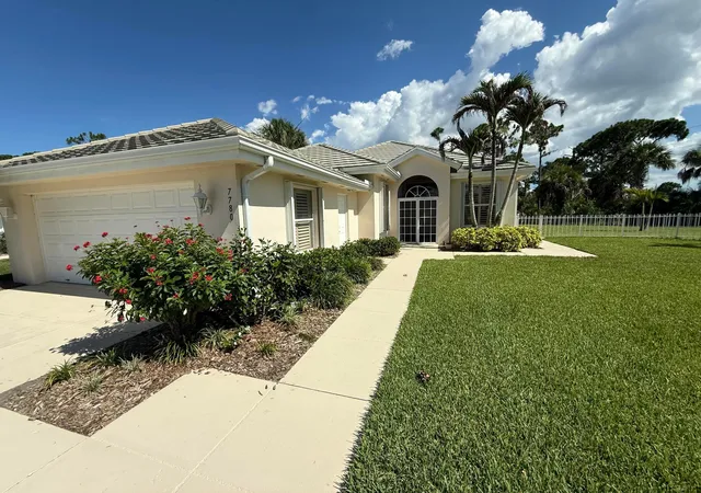 Homes for sale in Hobe Sound, FL | 7780 Se Needle Palm Cir, Hobe Sound, FL 33455 | MLS# B26043801