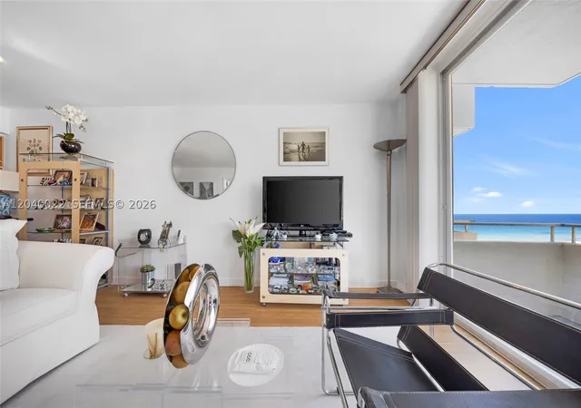 Photo 3 of Condo for sale at 465 Ocean Dr #1009, Miami Beach, FL 33139 | MLS# A12040022 | Listing updated on 2026-06-22