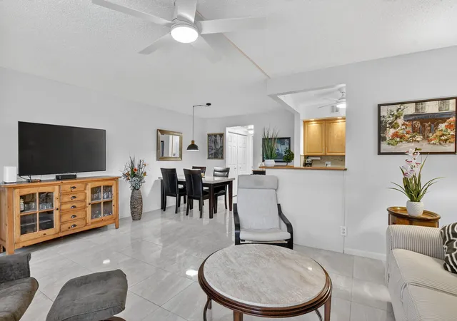 Homes for sale in Deerfield Beach, FL | 438 Tilford U, Deerfield Beach, FL 33442 | MLS# B26043889