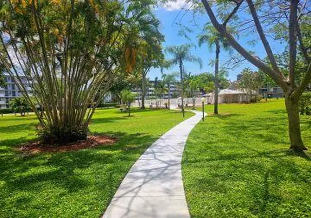 2nd image of 4650 Washington St #504, Hollywood, FL 33021 | MLS# B26043938
