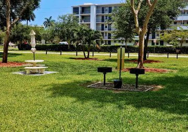 3rd image of 4650 Washington St #504, Hollywood, FL 33021 | MLS# B26043938