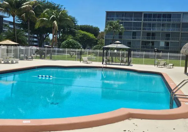 4th image of 4650 Washington St #504, Hollywood, FL 33021 | MLS# B26043938
