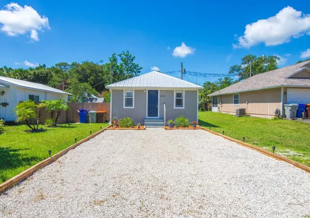 Homes for sale in Vero Beach, FL | 3535 3rd St, Vero Beach, FL 32968 | MLS# B26043940