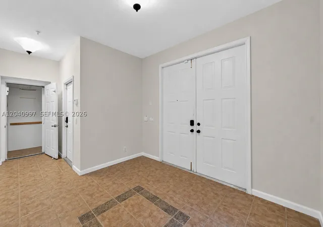 Listing Photo 4 - Condo for sale in building located at 2767 Kinsington Cir, Weston, FL 33332 - Unit #8-4