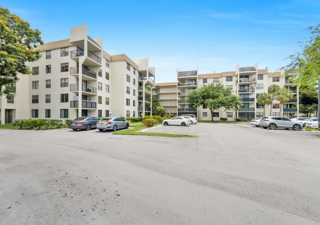 Homes for sale in Tamarac, FL | 6190 Woodlands Blvd #513, Tamarac, FL 33319 | MLS# B26043970