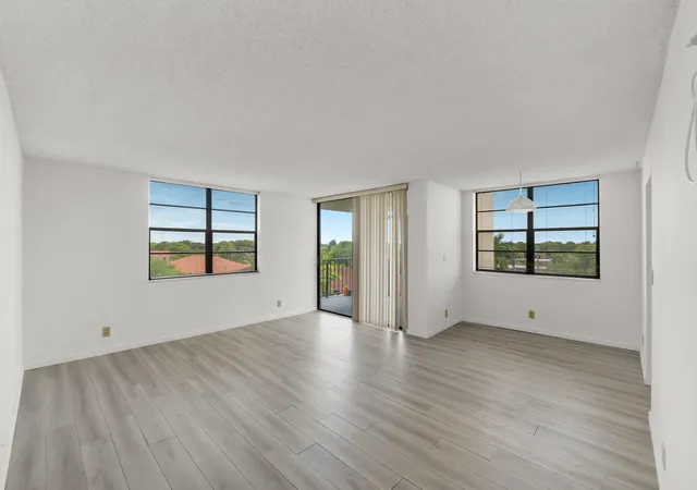 Homes for sale in Tamarac, FL | 6190 Woodlands Blvd #513, Tamarac, FL 33319 | MLS# B26043970