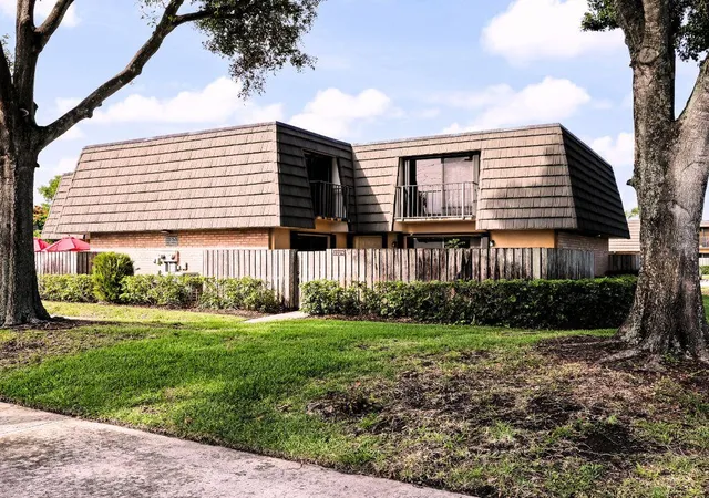 1st image of 2229 22nd Wy, West Palm Beach, FL 33407 | MLS# B26043980