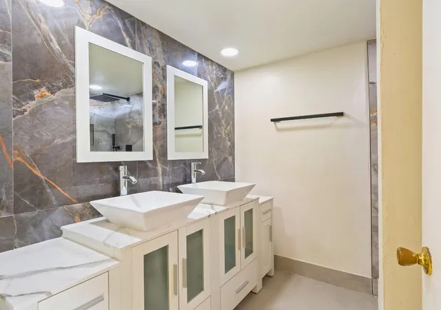 20th image of 2229 22nd Wy, West Palm Beach, FL 33407 | MLS# B26043980