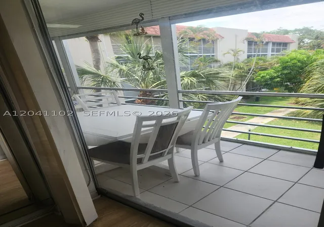 5th image of 3571 Inverrary Dr #307, Lauderhill, FL 33319 | MLS# A12041102