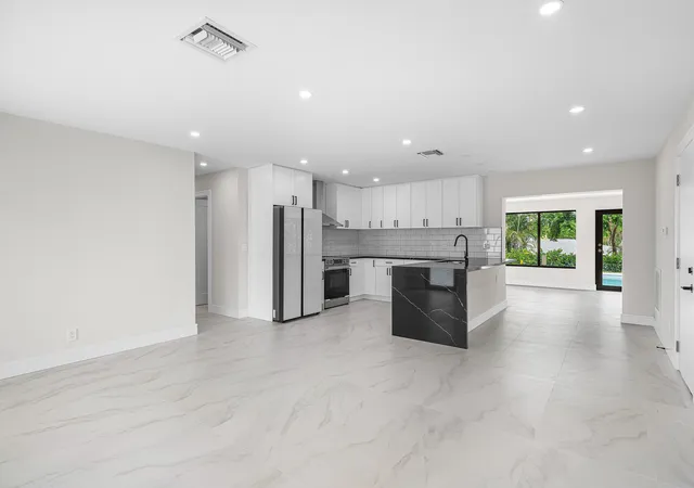 4th image of 707 Sunset Dr, ,, FL 33461 | MLS# B26044032