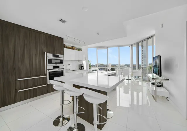 4th image of 851 Ne 1St Ave #2410, Miami, FL 33132 | MLS# B26044050