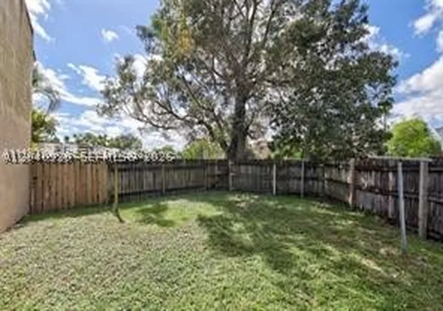 Photo 3 of Townhouse for sale at 350 Sunshine Dr, Coconut Creek, FL 33066 | MLS# A12040920 | Listing updated on 2026-08-25