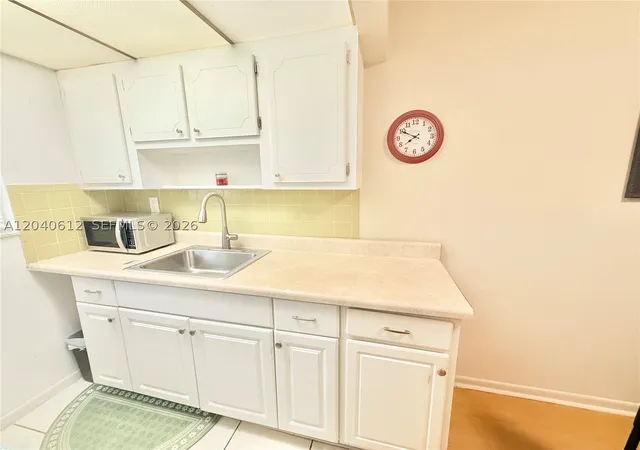 3rd image of 2145 Pierce St #206, Hollywood, FL 33020 | MLS# A12040612