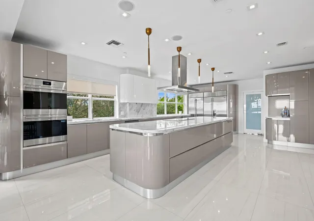 5th image of 1050 Seminole Dr, Fort Lauderdale, FL 33304