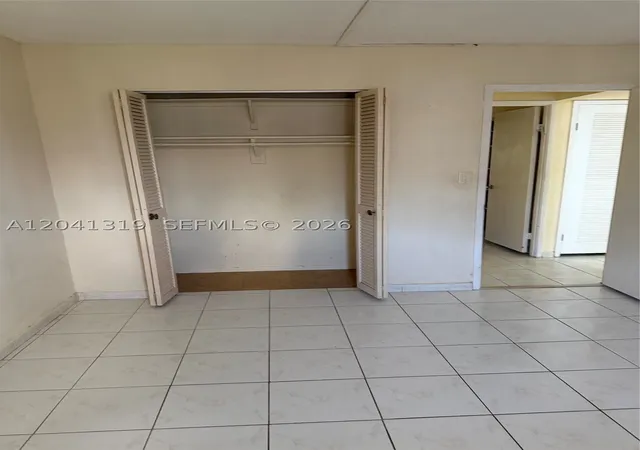 Listing Photo 4 - Condo for sale in building located at 1750 NE 191st St, North Miami Beach, FL 33179 - Unit #627-4