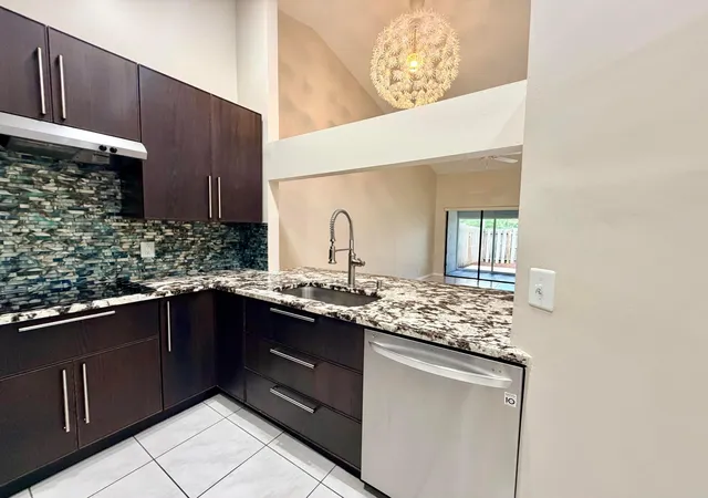 3rd image of 11137 Nw 38Th Pl, Sunrise, FL 33351 | MLS# B26044202