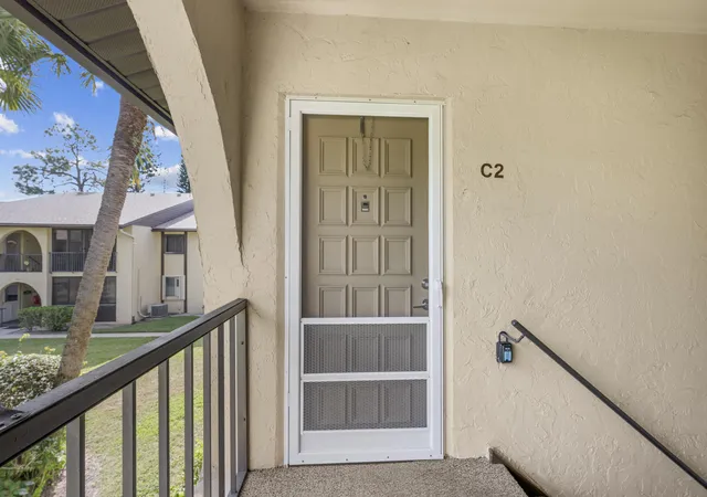 Homes for sale in ,, FL | 313 Pine Ridge Cir #C-2, ,, FL 33463 | MLS# B26044228
