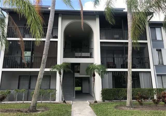 1st image of 1009 Green Pine Blvd #G1, West Palm Beach, FL 33409 | MLS# B26044230