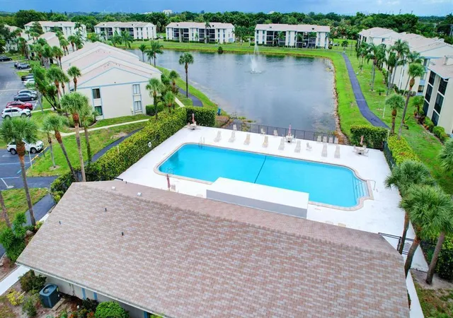 2nd image of 1009 Grn Pine Blvd, West Palm Beach, FL 33409