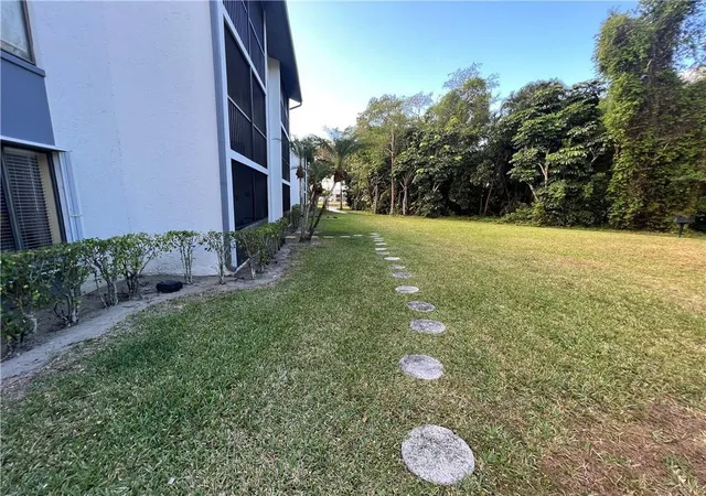 2nd image of 1009 Green Pine Blvd #G1, West Palm Beach, FL 33409 | MLS# B26044230