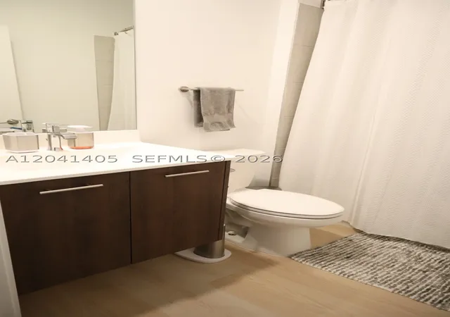 Photo 4 of Condo for sale at 8201 Nw 41St St #D-402, Doral, FL 33166 | MLS# A12041405 | Listing updated on 2026-06-23