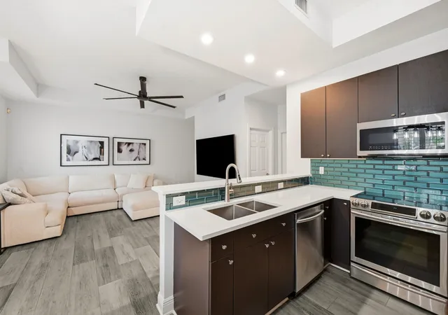 3rd image of 518 N Federal Hwy #14, Lake Worth, FL 33460 | MLS# B26044250