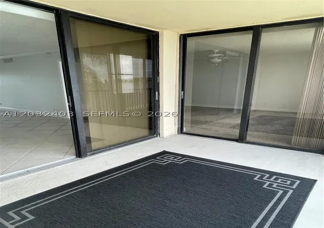 2nd image of 110 Lake Emerald, Oakland Park, FL 33309