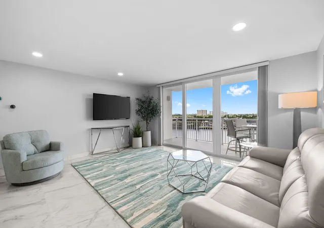 5th image of 511 Bayshore Dr #910, Fort Lauderdale, FL 33304 | MLS# B26044273