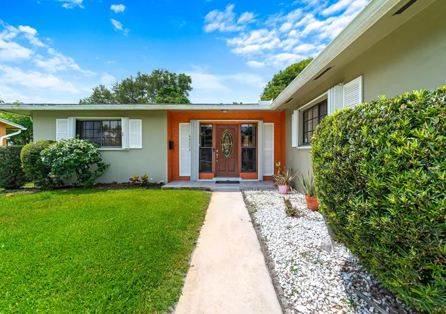 2nd image of 4460 Nw 3rd Pl, Plantation, FL 33317 | MLS# B26044294