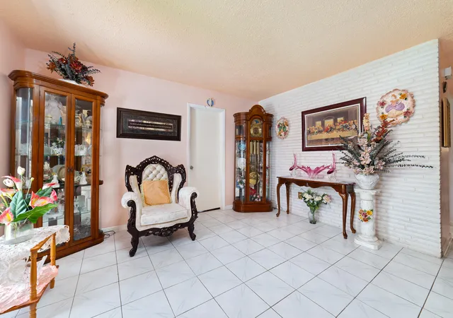 3rd image of 4460 Nw 3Rd Pl, Plantation, FL 33317 | MLS# B26044294
