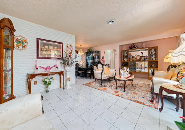 5th image of 4460 Nw 3Rd Pl, Plantation, FL 33317 | MLS# B26044294