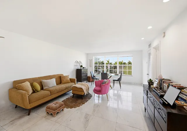 4th image of 2420 Se 17Th St #401c, Fort Lauderdale, FL 33316 | MLS# B26044303