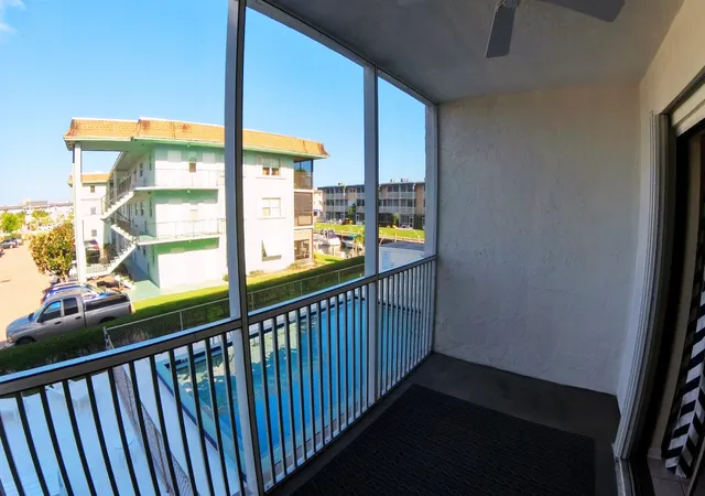 13th image of 236 Castlewood Dr #202, North Palm Beach, FL 33408 | MLS# B26044333