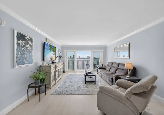 5th image of 801 Lake Shore Dr #302, Lake Park, FL 33403 | MLS# B26044392