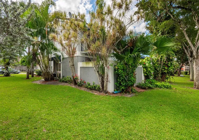 10th image of 2327 Sw 82nd Way, North Lauderdale, FL 33068 | MLS# A12041782