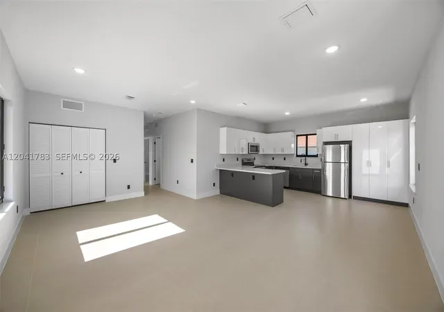 5th image of 601 Nw 3Rd Ave, Hallandale Beach, FL 33009 | MLS# A12041783