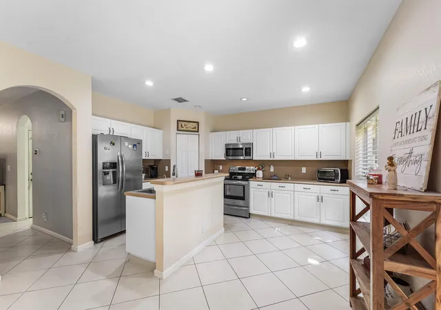 Homes for sale in Boynton Beach, FL | 331 Spruce St, Boynton Beach, FL 33426 | MLS# B26044465