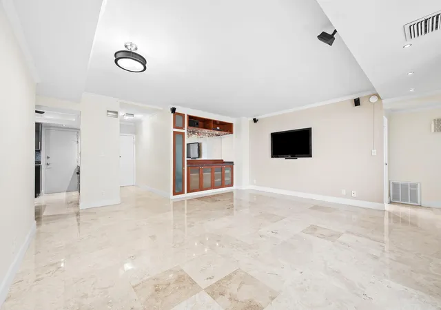 2nd image of 3233 Ne 34Th St #1712, Fort Lauderdale, FL 33308 | MLS# B26044469