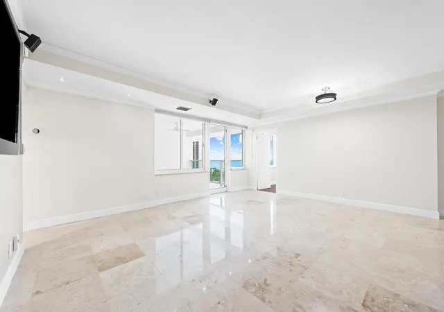 3rd image of 3233 Ne 34Th St #1712, Fort Lauderdale, FL 33308 | MLS# B26044469