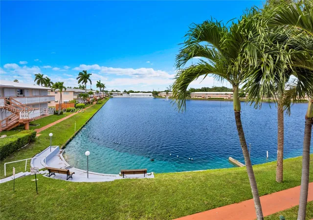 2nd image of 1050 Sw 11th St #20L, Hallandale Beach, FL 33009 | MLS# A12032837
