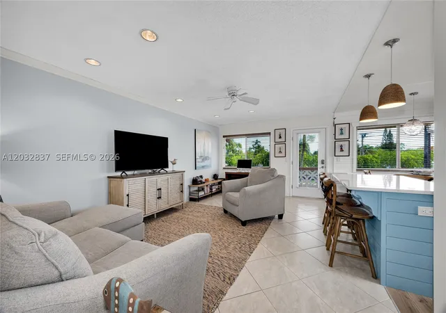 4th image of 1050 Sw 11Th St #20L, Hallandale Beach, FL 33009 | MLS# A12032837