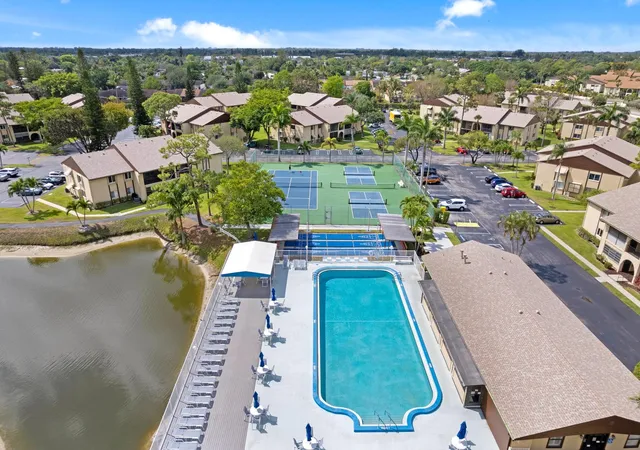 3rd image of 336 Pine Ridge Cir #B-1, Greenacres, FL 33463 | MLS# B26044530